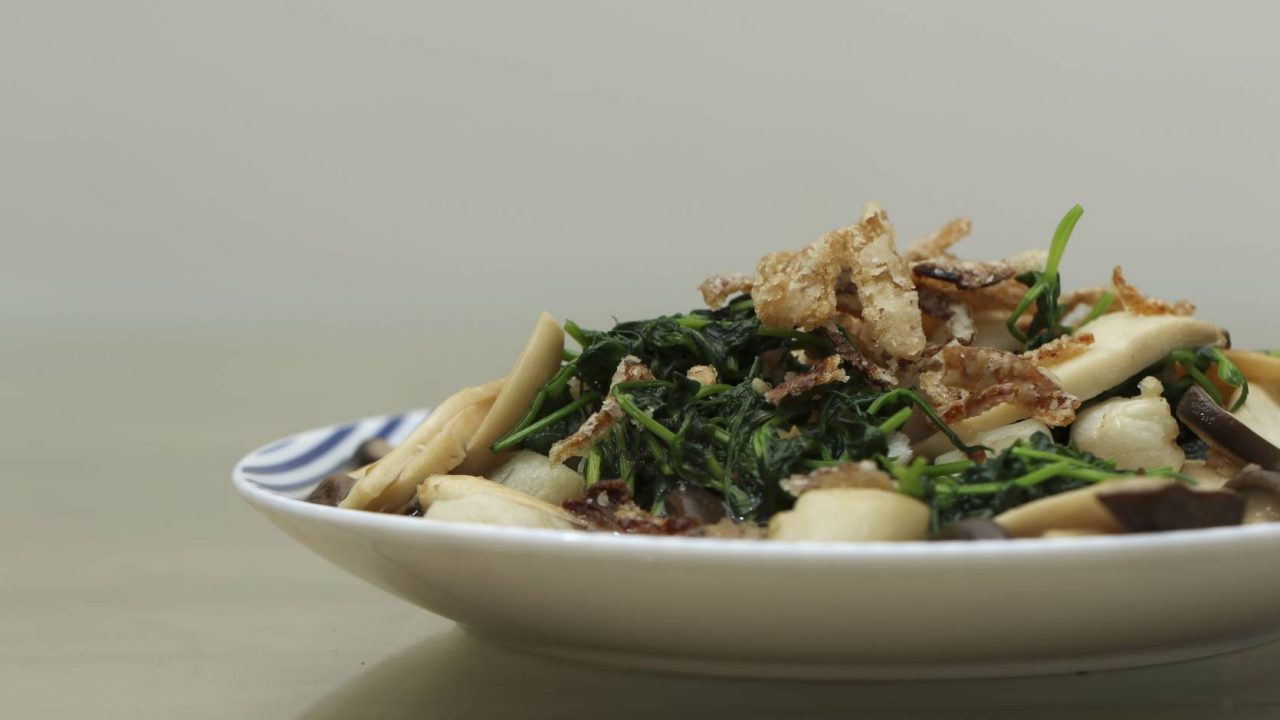 Savour Asian Stir-Fried Pea Sprouts!